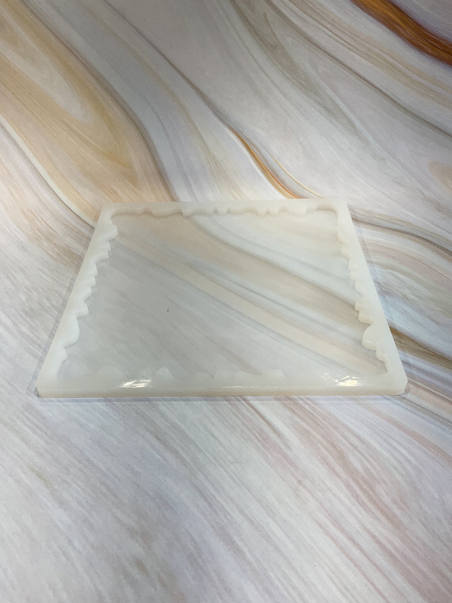 AGATE 8IN SQUARE