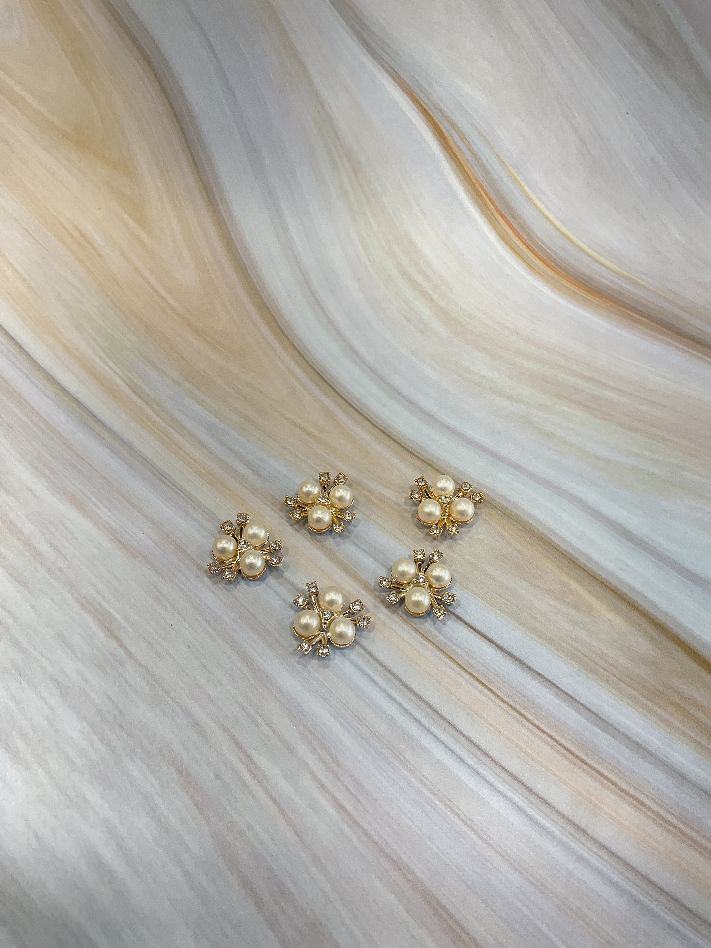 PEARL STUD