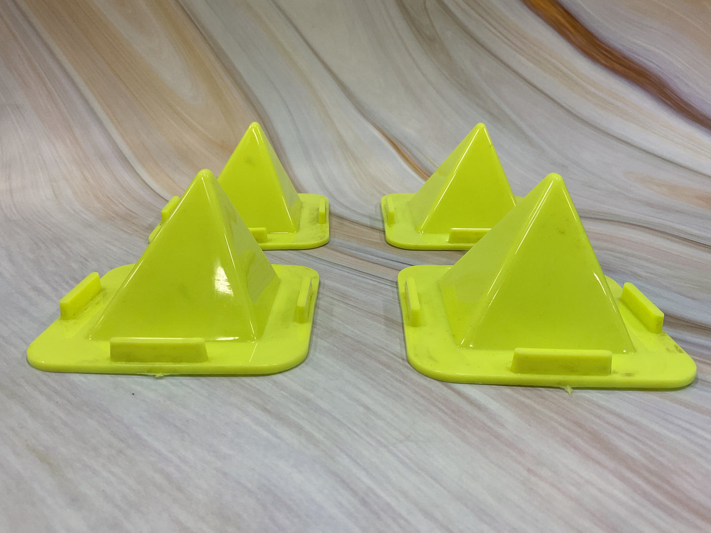 4PCS CONE STANDS