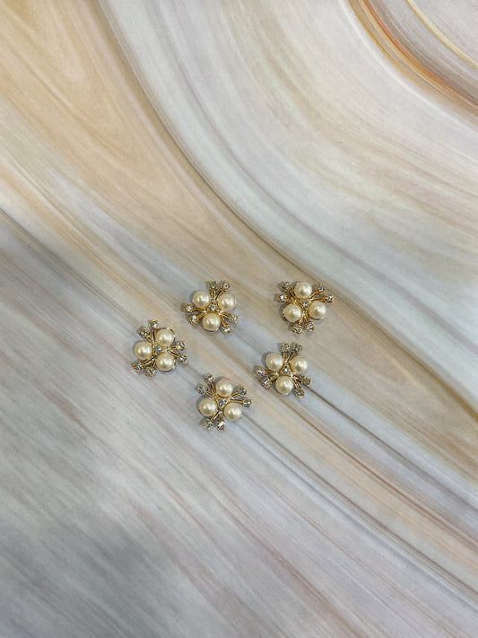 PEARL STUD
